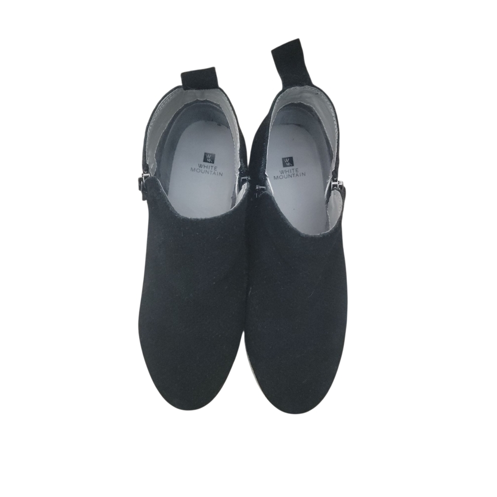 White Mountain Black Boots Slip-On Style